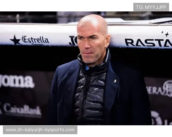 齐达内时代首座欧冠的建队智慧与三冠传奇背后的战略布局解析 齐达内时代首座欧冠的建队智慧与三冠传奇背后的战略布局解析